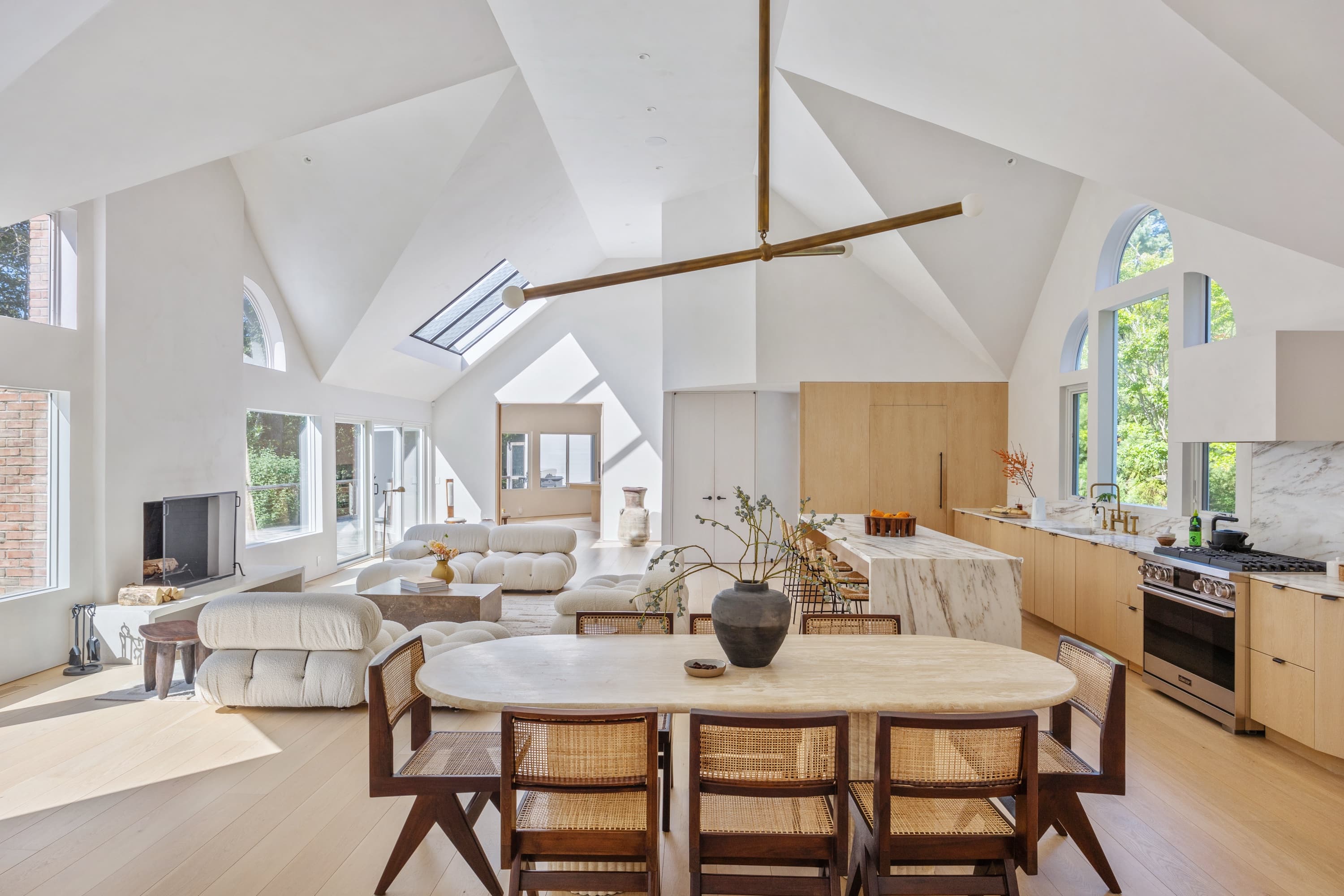 witness locations harbor reserve estate east hampton new york great room dining table vaulted ceiling kitchen