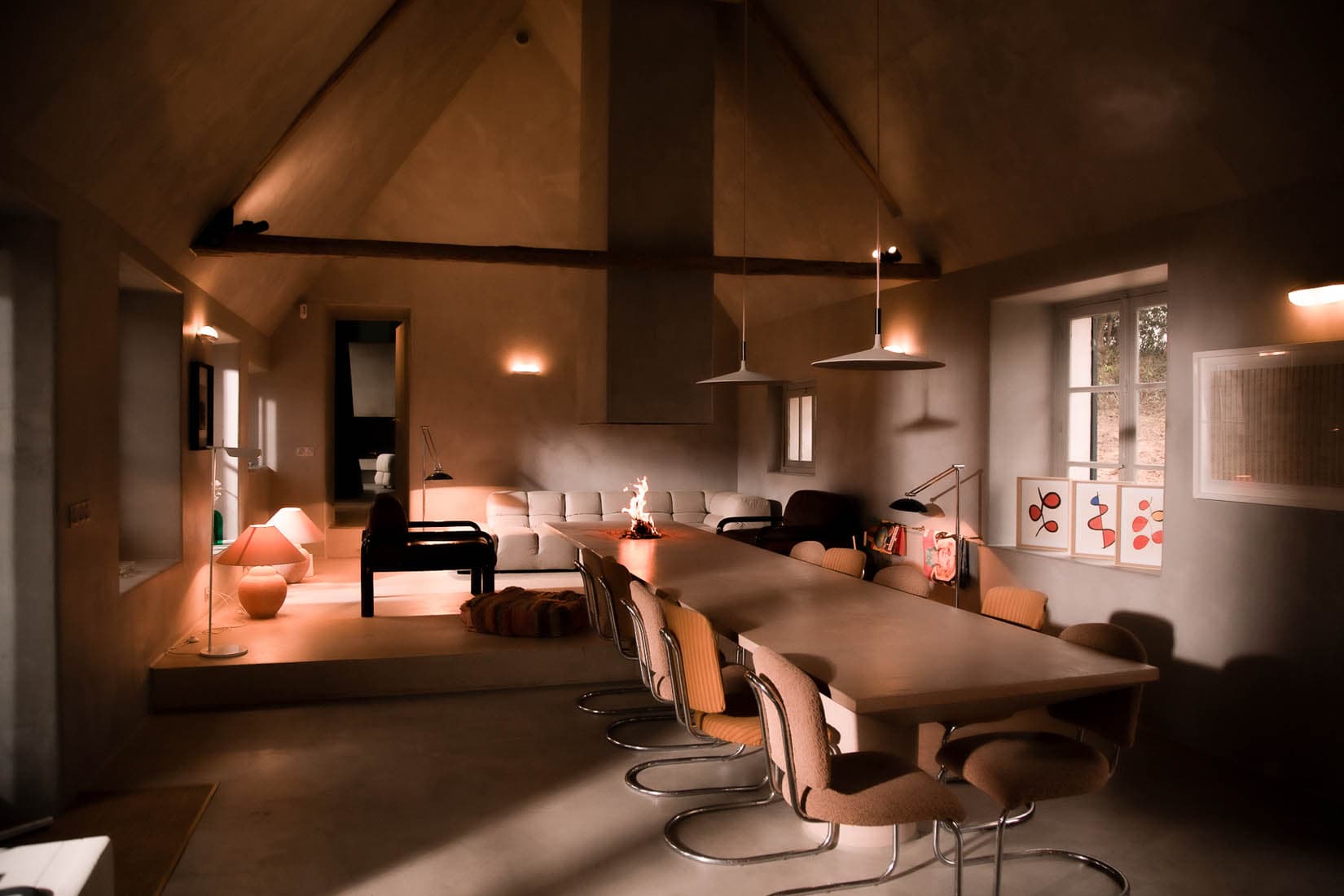 witness locations casa kece haravilliers val doise great room vaulted ceiling dining table lamplight
