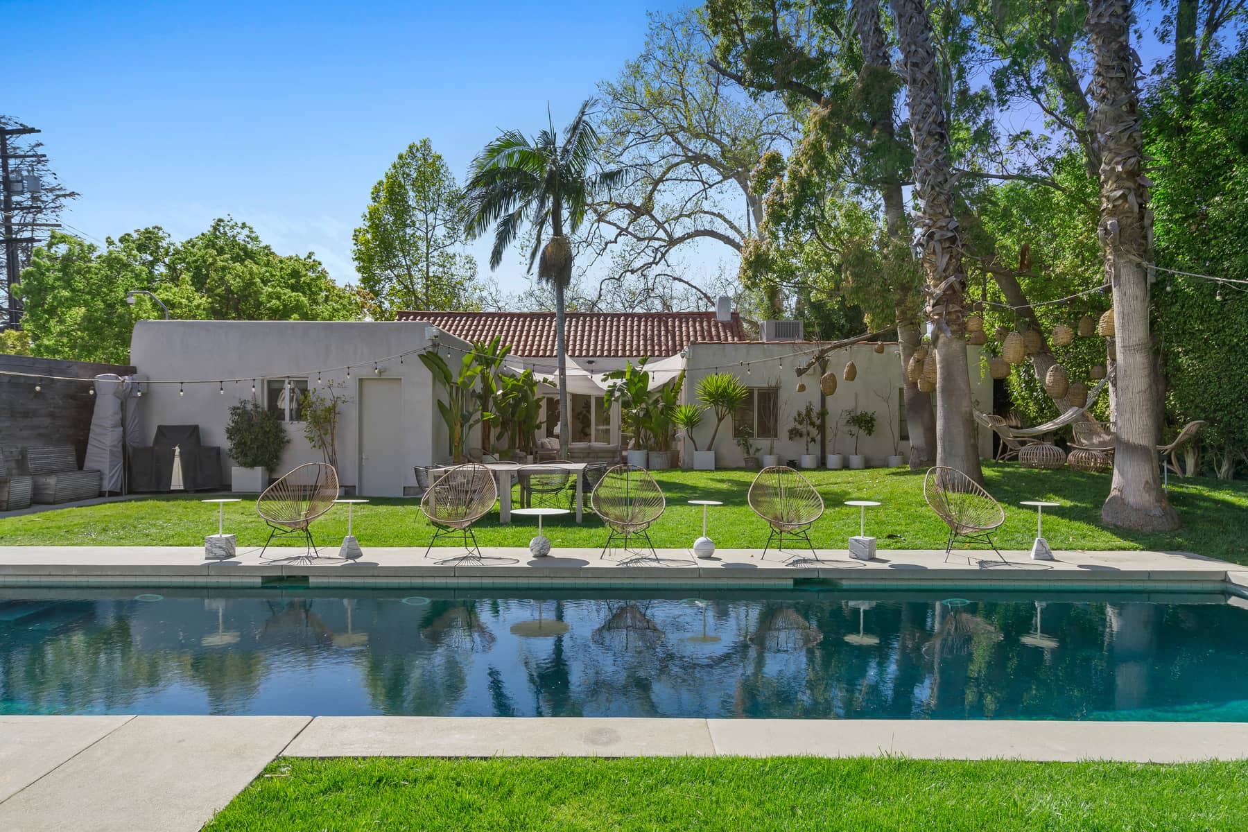 witness locations orlando house west hollywood los angeles pool lawn palms main house